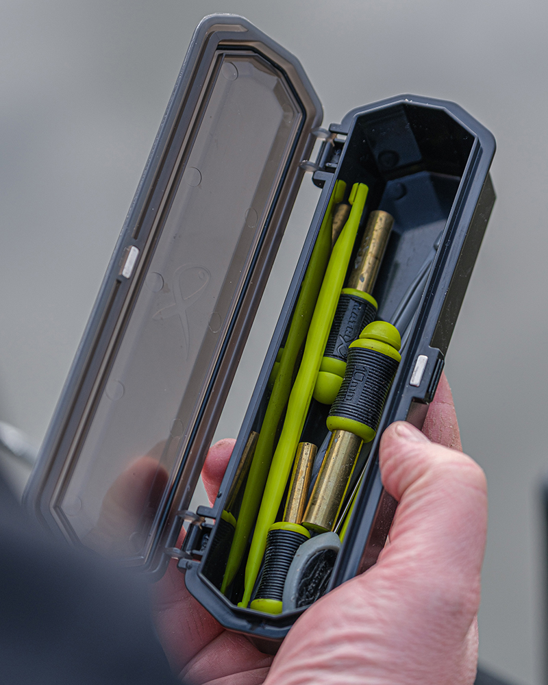 gbx015_slim-accessory-box_in-use-7jpg