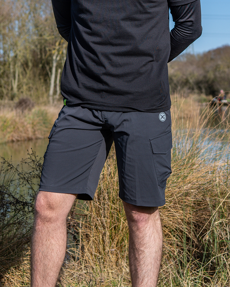 gpr499-504_lw-cargo-shorts_in-use-2jpg