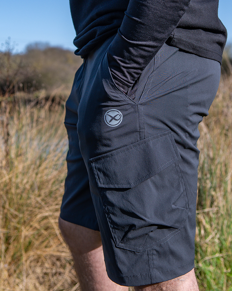 gpr499-504_lw-cargo-shorts_in-use-6jpg