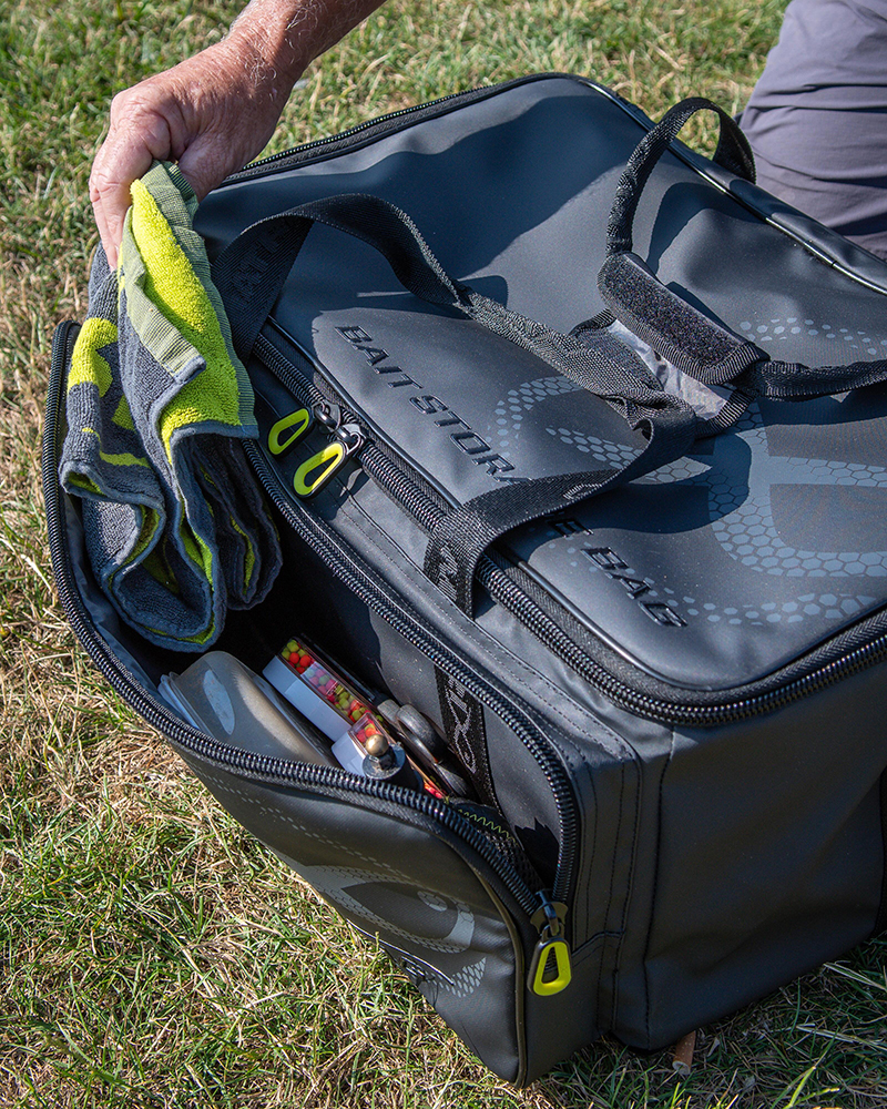 glu188_horizonprobaitstoragebag-08_inusejpg