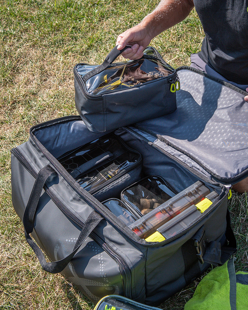 glu189_horizonprocompactcarryall-03_inusejpg