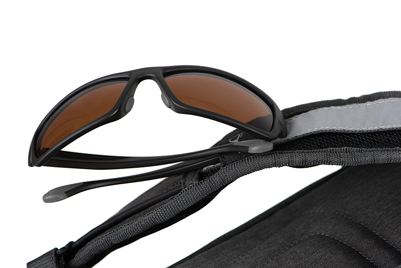 nlu116_rage_street_fighter_rucksack_sunglasses_retaining_loop_detail_2jpg