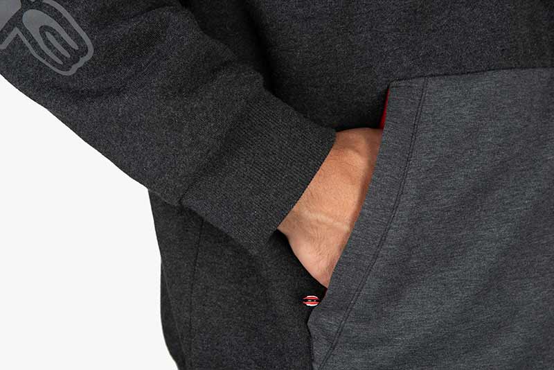 npr518_523_rage_sherpa_reversible_hoody_logo_pocket_detailjpg