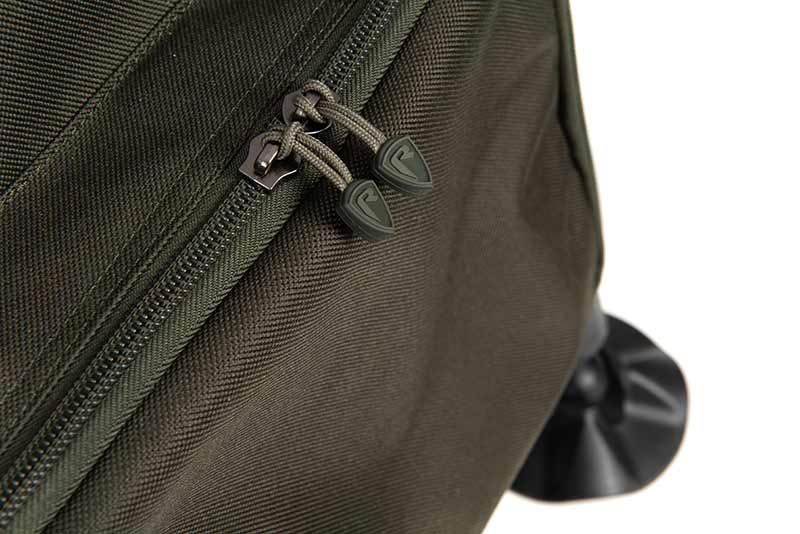 flu013_rage_predator_ruck_chair_zipsjpg