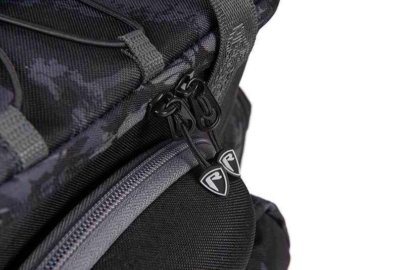 nlu151_rage_voyager_medium_tackle_bag_zipsjpg