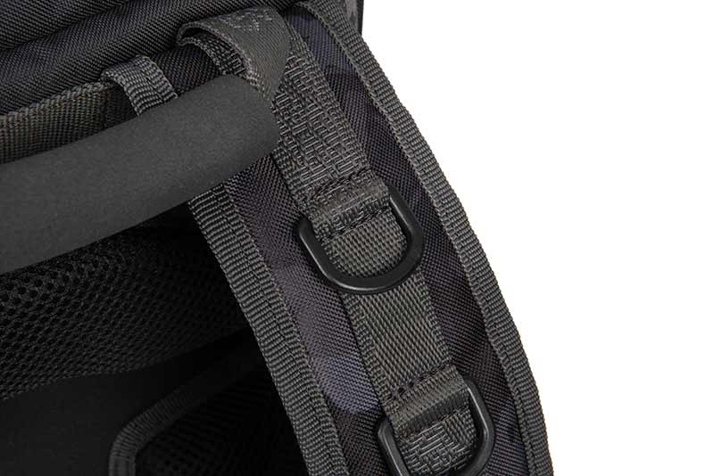 nlu153_rage_camo_voyager_rucksack_hanging_loopsjpg