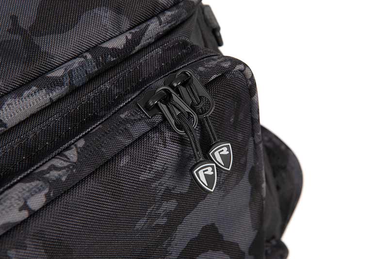 nlu153_rage_camo_voyager_rucksack_zipsjpg