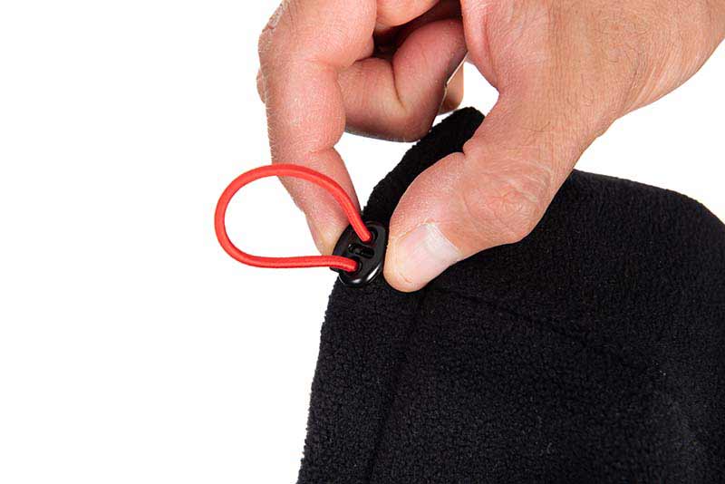 npr651_rage_wear_fleece_snood_toggle_detail_2jpg