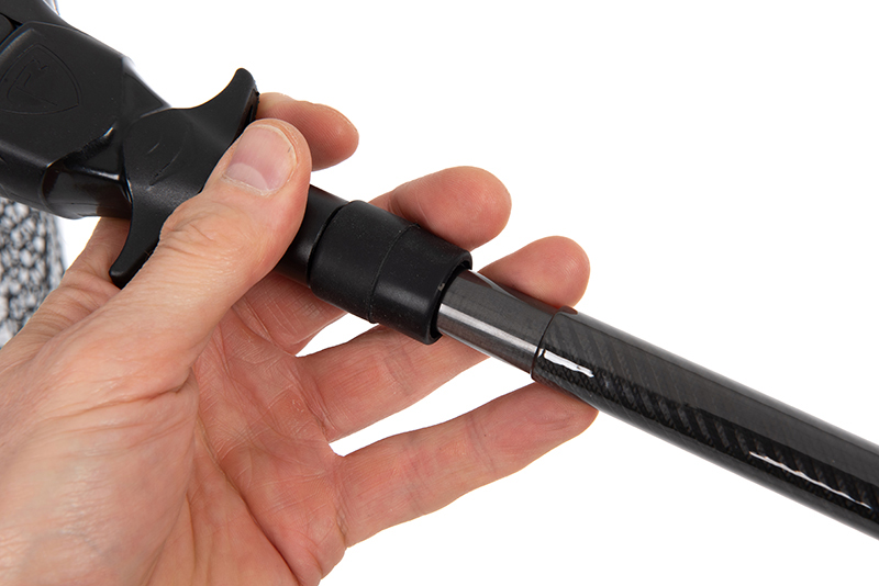 nln036_rage_street_fighter_2_piece_1_8m_carbon_landing_net_extending_handlejpg