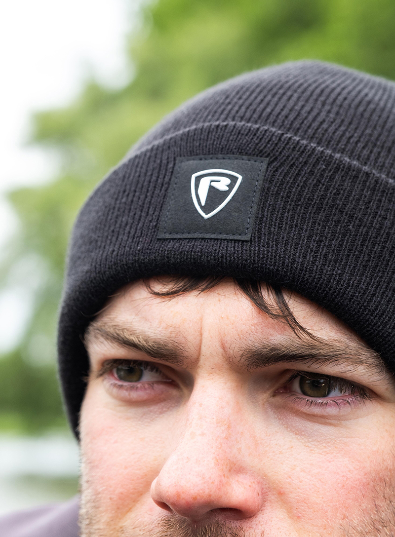 nhh025_ragewearbeanie-04_inusejpg