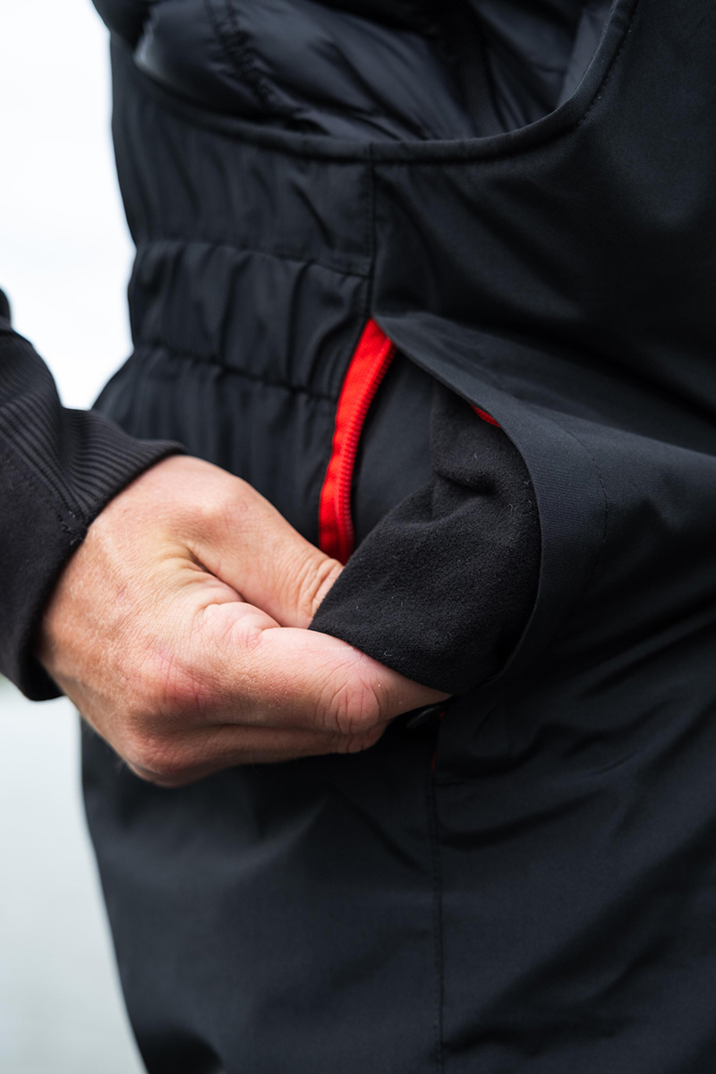 npr707-713_ragewearwintersuit-005_inusejpg