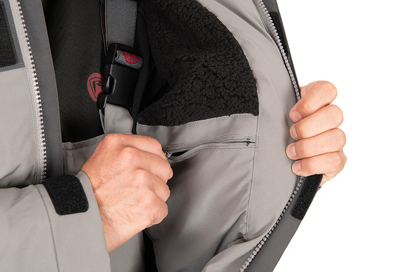 npr700-706_proserieswintersuit-020_studiojpg
