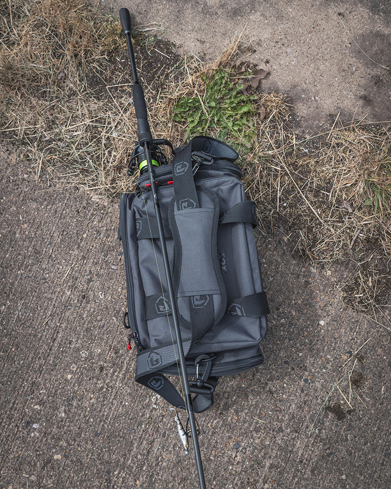 nlu167_mediumlurecarryall-05_inusejpg