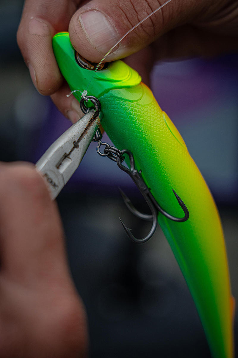 nsh060-065_pelagicstinger-002_lifestylejpg