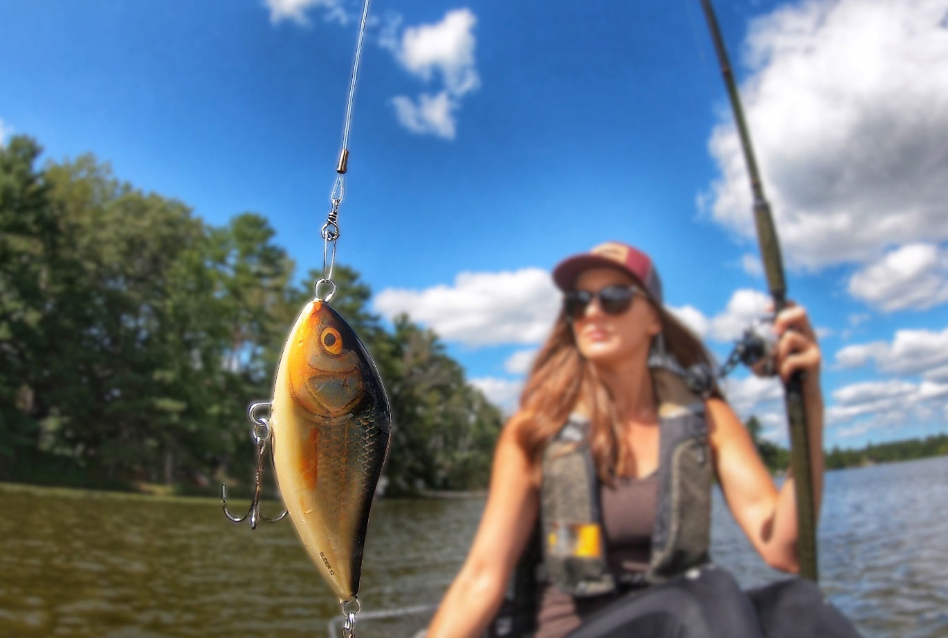 fishing for muskie with live bait